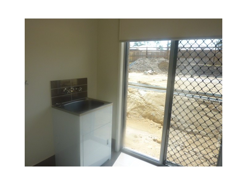 7 Solace Street, Springfield Lakes QLD 4300