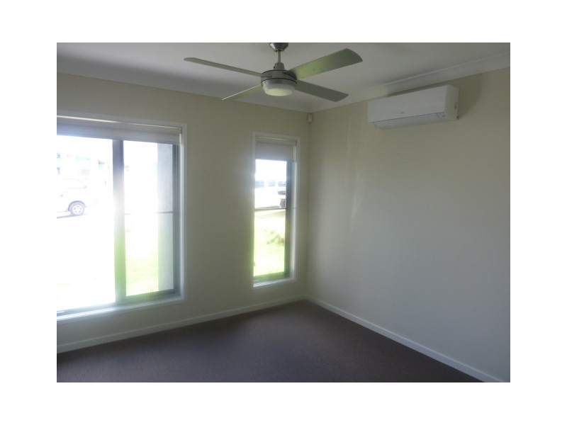 7 Solace Street, Springfield Lakes QLD 4300