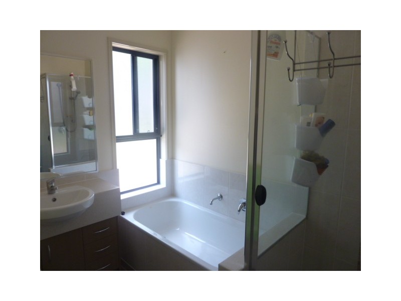 25 Trinity Crescent, Augustine Heights QLD 4300