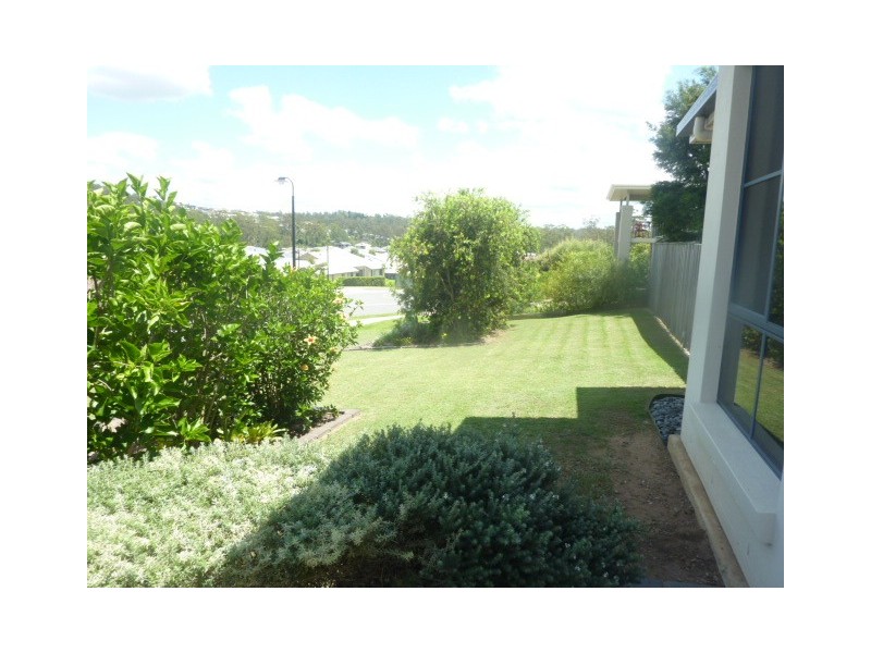 25 Trinity Crescent, Augustine Heights QLD 4300