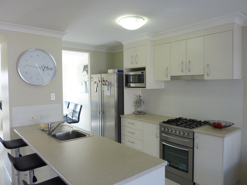 19 Wimbledon Street, Springfield Lakes QLD 4300