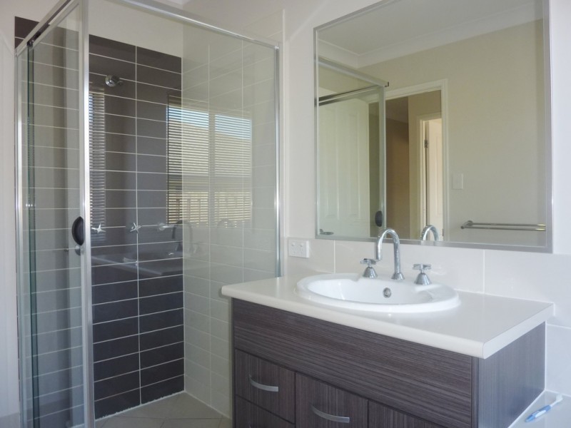 31 Dillon Avenue, Augustine Heights QLD 4300