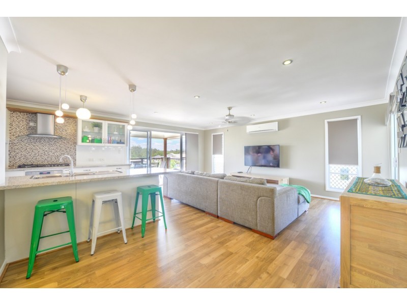 23 Lakes Entrance Drive, Springfield Lakes QLD 4300