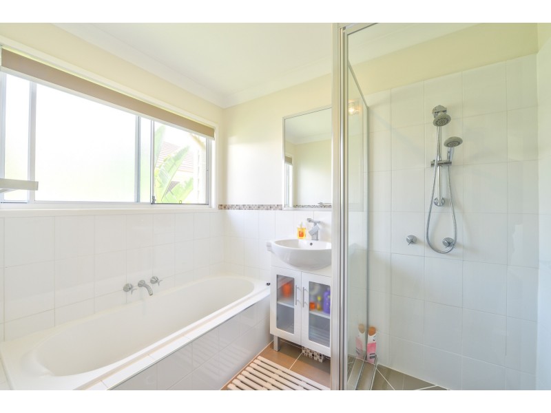 23 Lakes Entrance Drive, Springfield Lakes QLD 4300