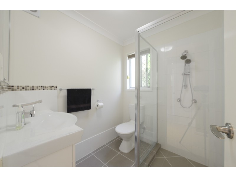 23 Lakes Entrance Drive, Springfield Lakes QLD 4300