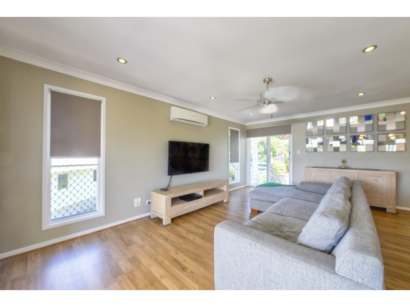 23 Lakes Entrance Drive, Springfield Lakes QLD 4300