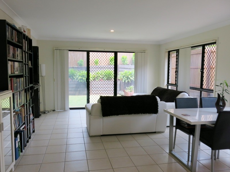 10 Ridge View Place, Springfield Lakes QLD 4300