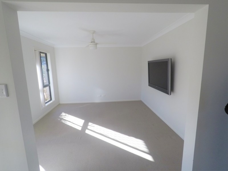 6 Burns Circuit, Augustine Heights QLD 4300
