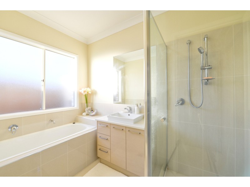 26 Opperman Drive, Springfield Lakes QLD 4300