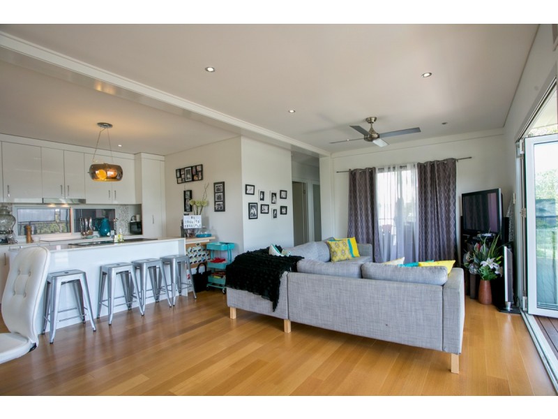 8 Boronia Court, Springfield Lakes QLD 4300