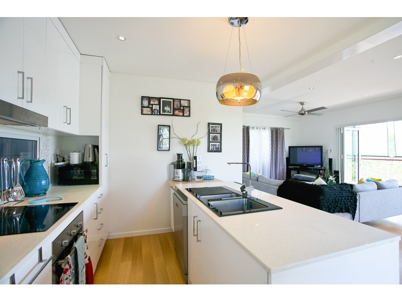 8 Boronia Court, Springfield Lakes QLD 4300