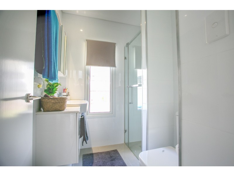 8 Boronia Court, Springfield Lakes QLD 4300