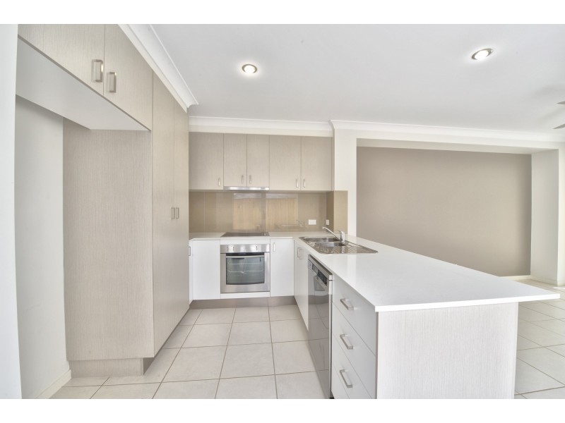 30 Parkland Drive, Springfield Lakes QLD 4300