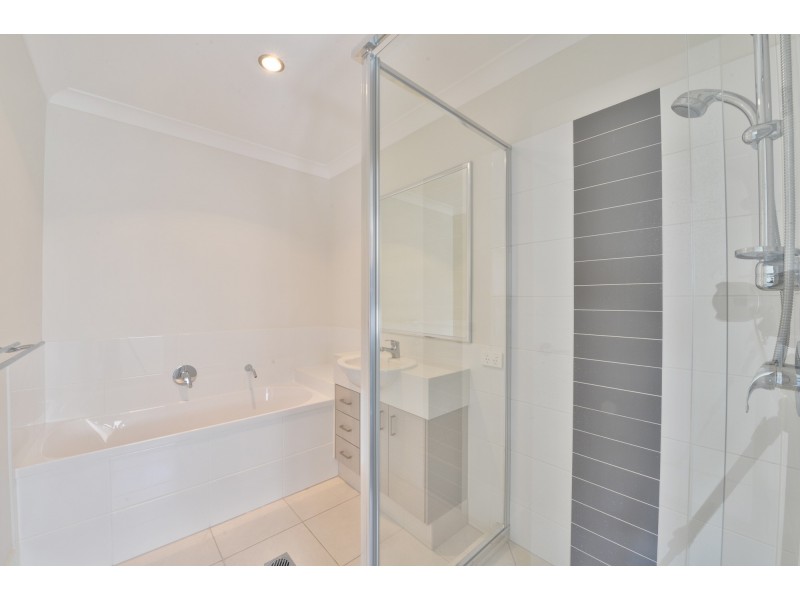 30 Parkland Drive, Springfield Lakes QLD 4300