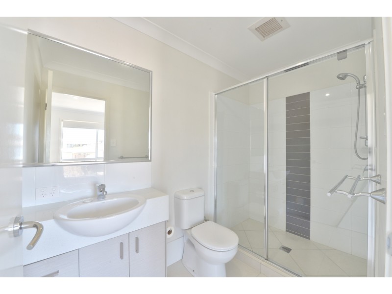 30 Parkland Drive, Springfield Lakes QLD 4300