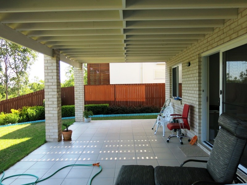 8 Aspect Terrace, Springfield Lakes QLD 4300