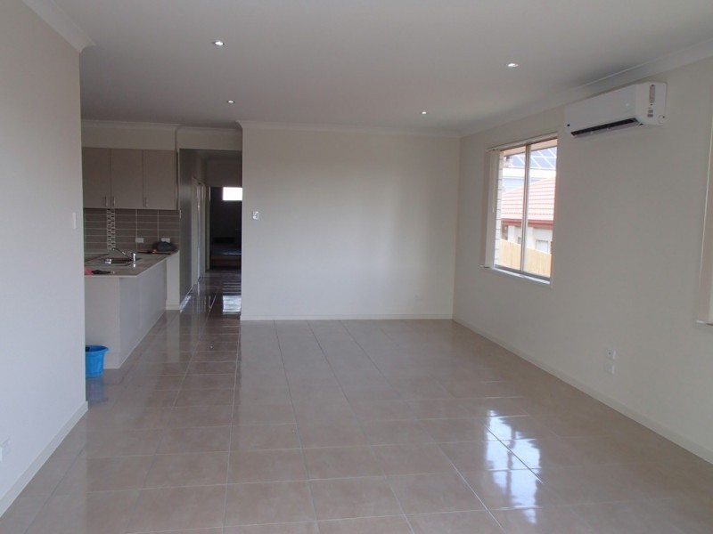 1 Dry Dock Circuit, Springfield Lakes QLD 4300