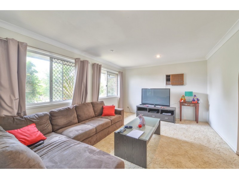 1 Lambrook Court, Camira QLD 4300
