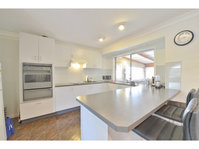 1 Lambrook Court, Camira QLD 4300