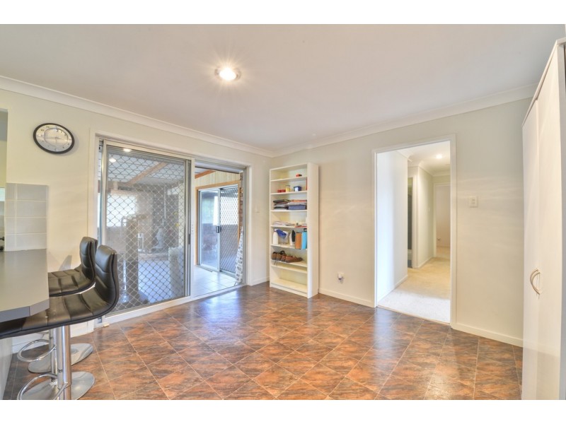 1 Lambrook Court, Camira QLD 4300