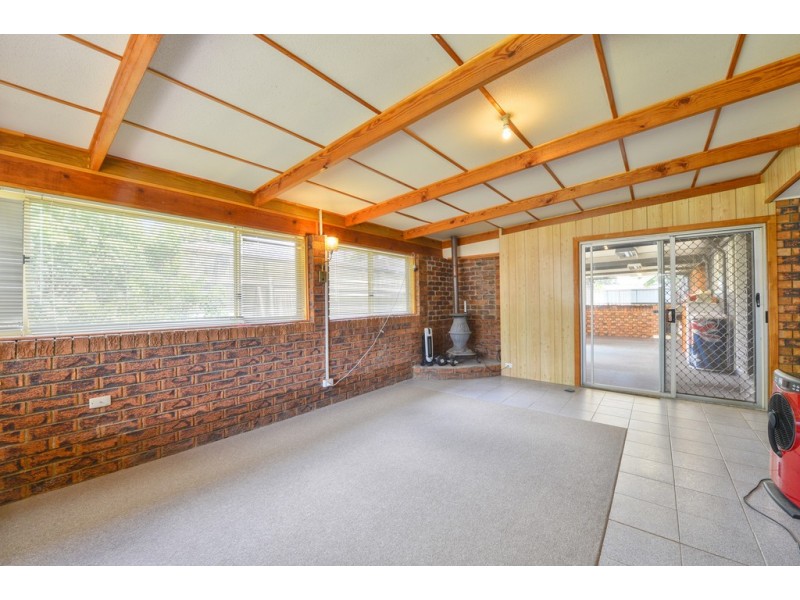1 Lambrook Court, Camira QLD 4300