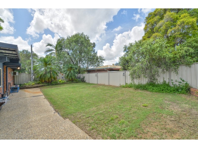 1 Lambrook Court, Camira QLD 4300