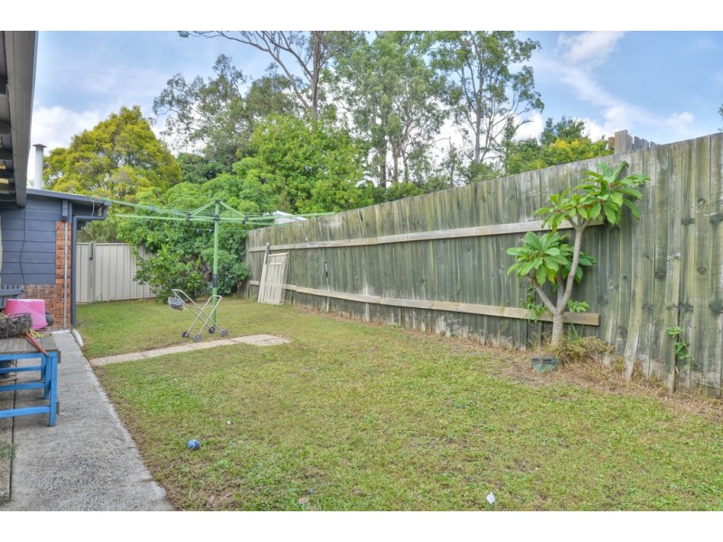 1 Lambrook Court, Camira QLD 4300
