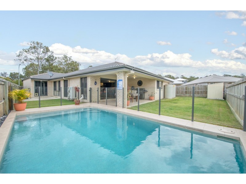 33 Benezet Drive, Augustine Heights QLD 4300