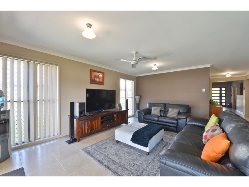 33 Benezet Drive, Augustine Heights QLD 4300