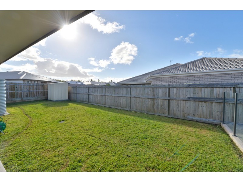 33 Benezet Drive, Augustine Heights QLD 4300