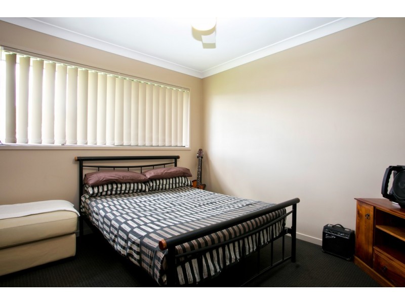 33 Benezet Drive, Augustine Heights QLD 4300