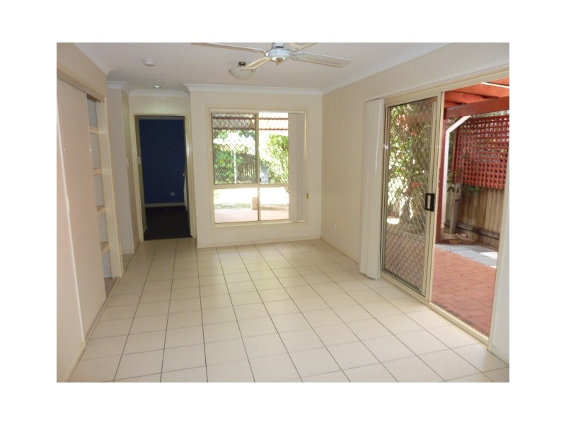4 Amara Cres, Forest Lake QLD 4078