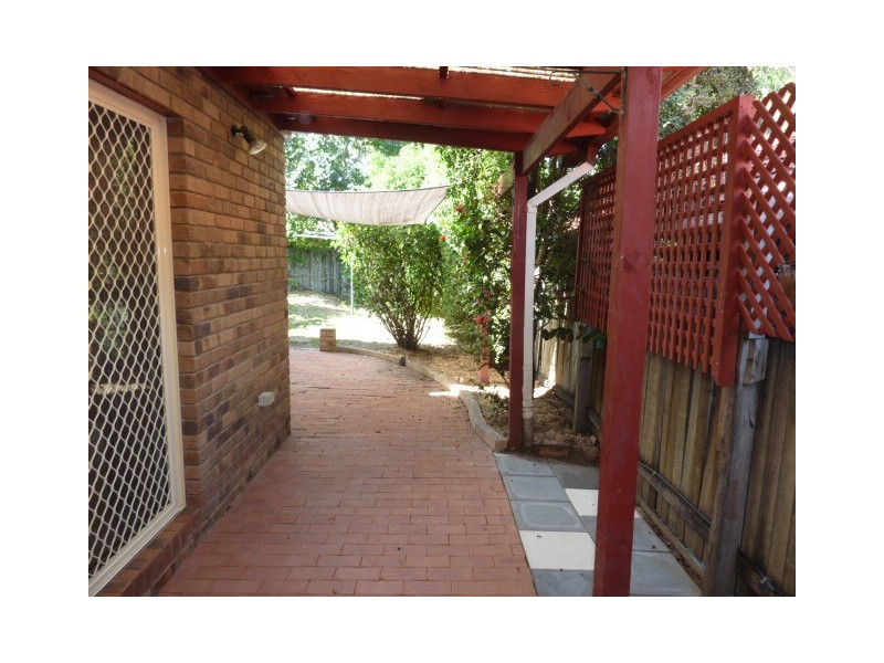 4 Amara Cres, Forest Lake QLD 4078