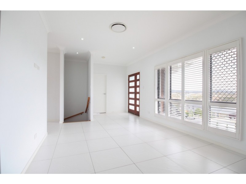 19 Lakeview Place, Springfield Lakes QLD 4300