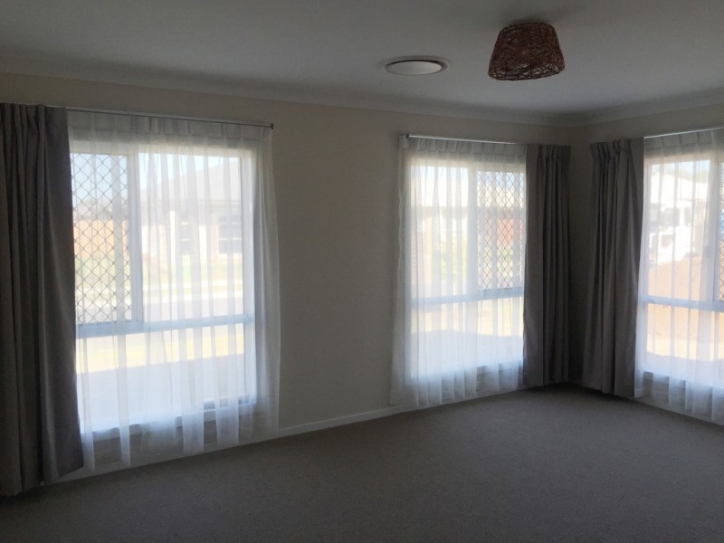 35 Water Fern Way, Ripley QLD 4306