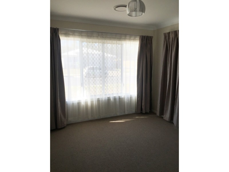 35 Water Fern Way, Ripley QLD 4306