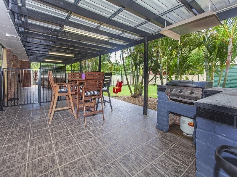 8 Wilson Drive, Camira QLD 4300