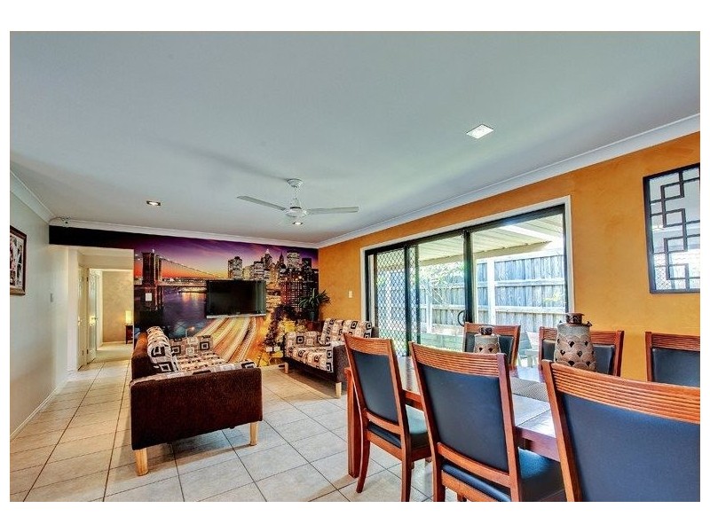 28 Shearwater Terrace, Springfield Lakes QLD 4300