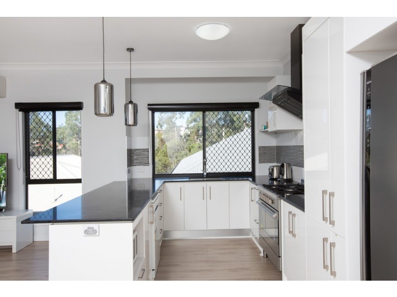 19 Opperman Drive, Springfield Lakes QLD 4300