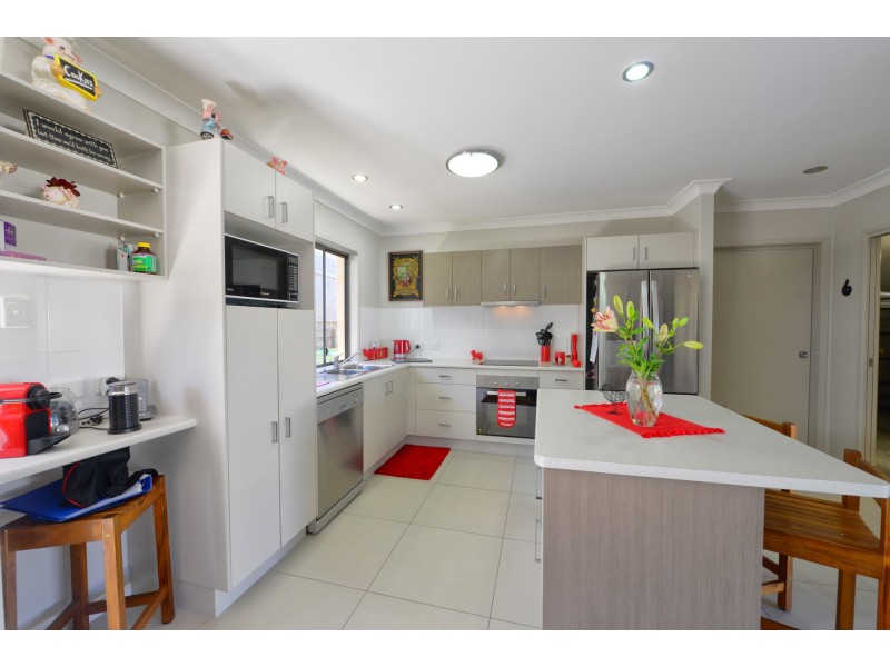 3 Keppel Close, Springfield Lakes QLD 4300