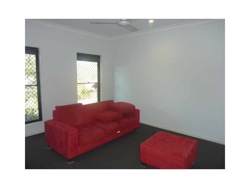 93 Lakes Entrance Drive, Springfield Lakes QLD 4300