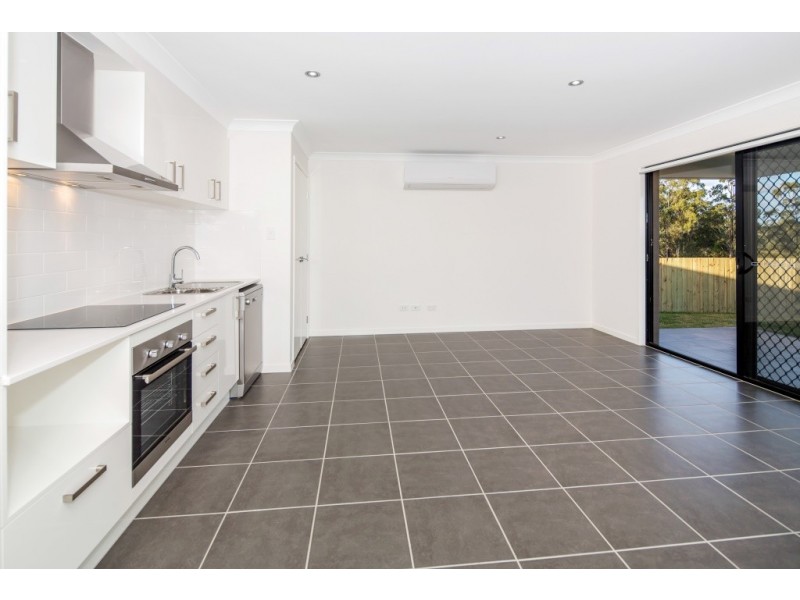 2/15 Inigo Way, Augustine Heights QLD 4300