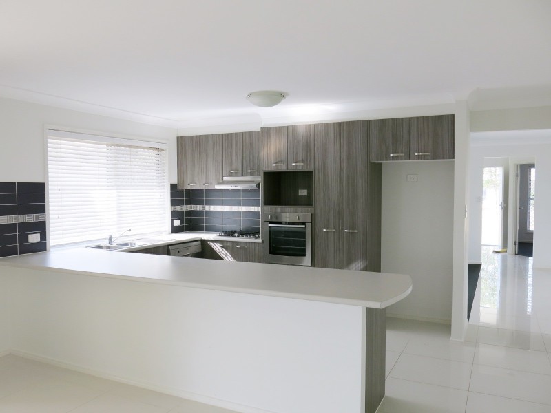 15 Driftwood Place, Springfield Lakes QLD 4300