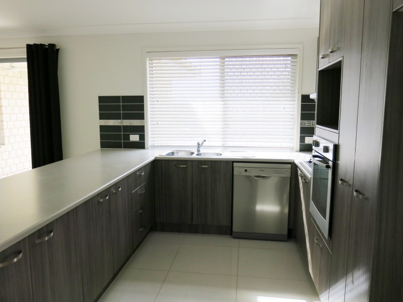 15 Driftwood Place, Springfield Lakes QLD 4300
