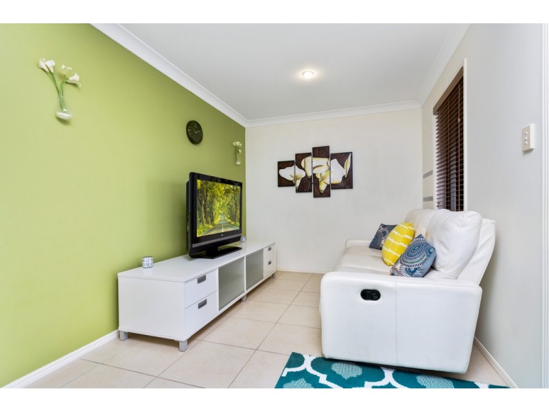 8 Greenwood Street, Springfield Lakes QLD 4300