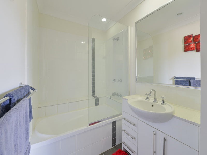 82 Grande Avenue, Springfield Lakes QLD 4300