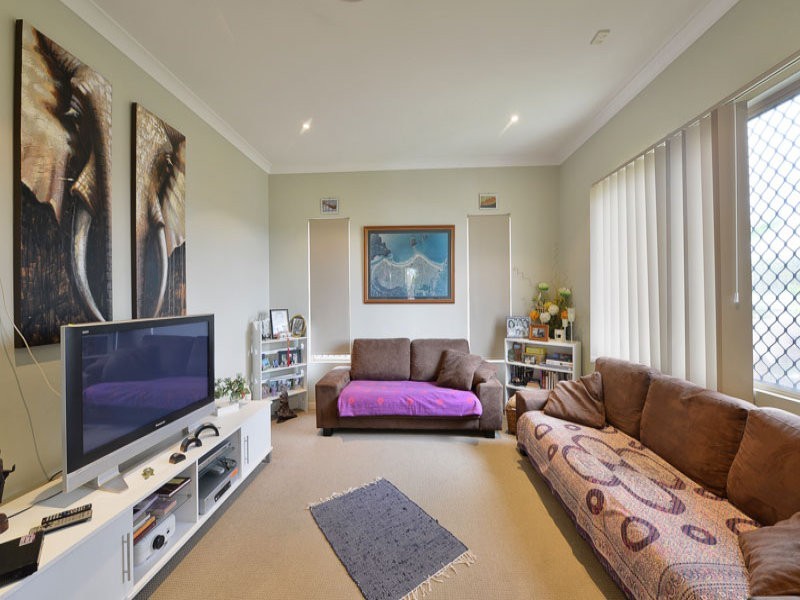 230 Lakeside Avenue, Springfield Lakes QLD 4300