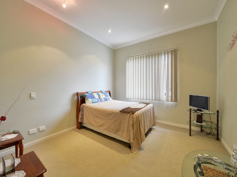 230 Lakeside Avenue, Springfield Lakes QLD 4300