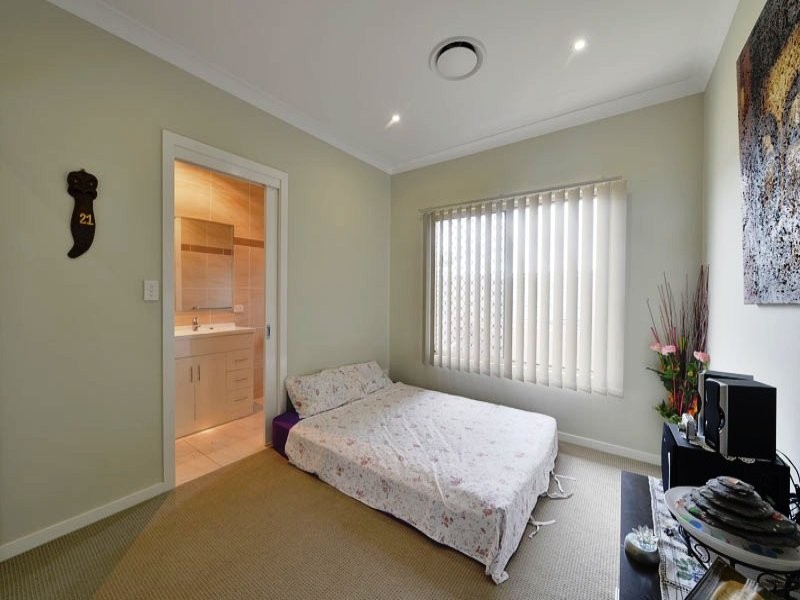 230 Lakeside Avenue, Springfield Lakes QLD 4300