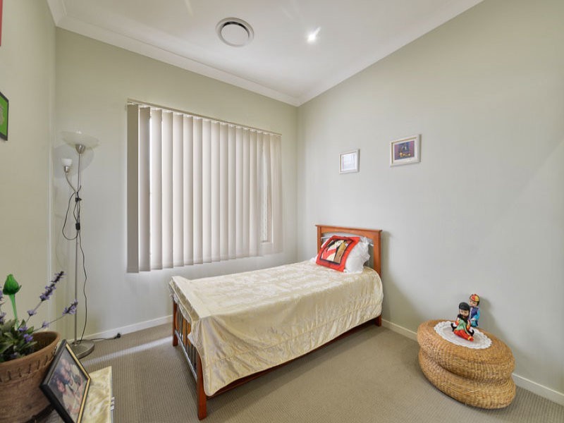 230 Lakeside Avenue, Springfield Lakes QLD 4300